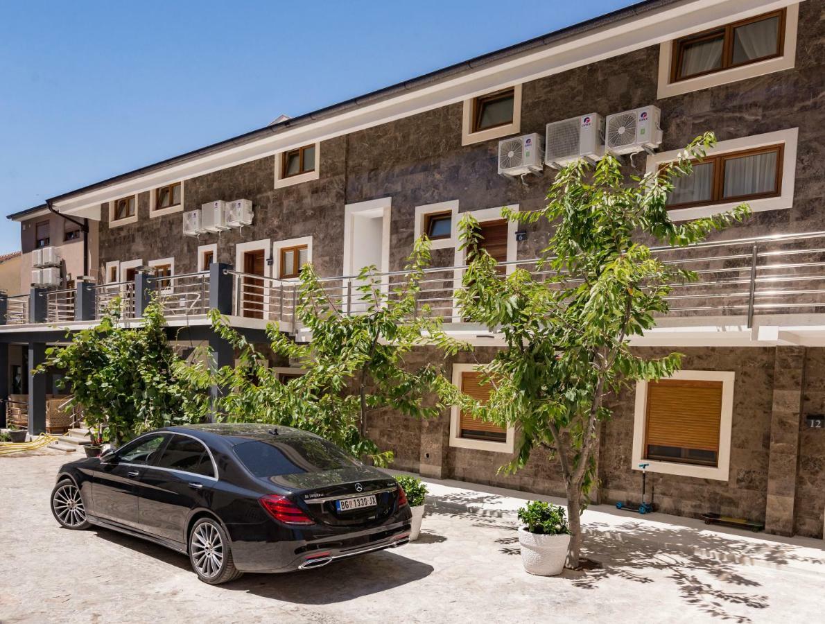 Waikiki Apartments Tivat Exterior foto