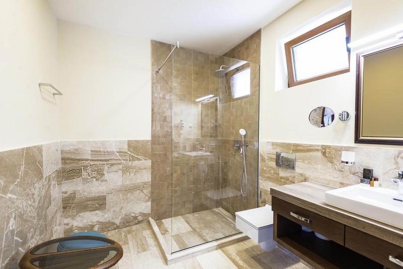 Waikiki Apartments Tivat Exterior foto